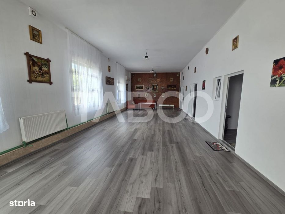 Casa de inchiriat 4 dormitoare living spatios baie prima inchiriere