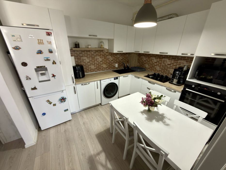 Vand apartament 3 camere, 61 MP, zona Han/OMW.