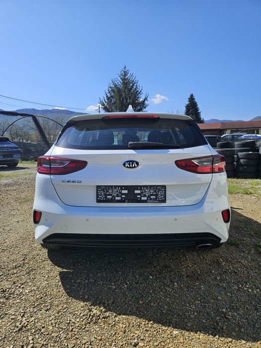Kia Cee'd 1.4 Хечбек Бензин