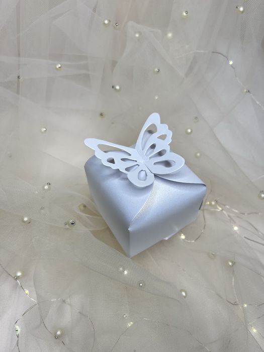 Коробки с бабочкой