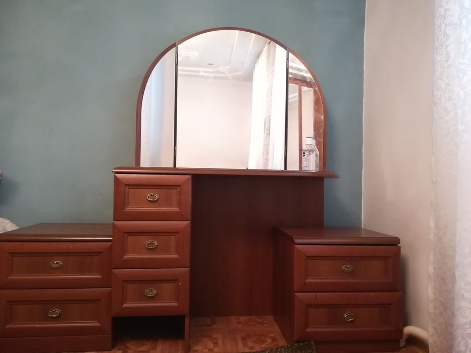 Спальный гарнитур