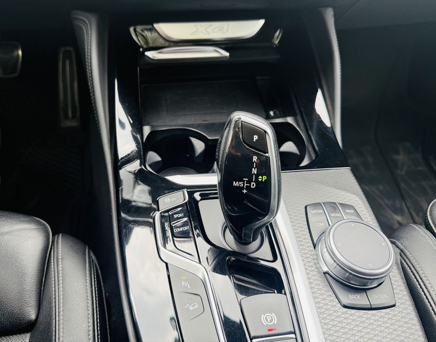 BMW X4 ,  Full Option , 104 000km , fabricatie 2019