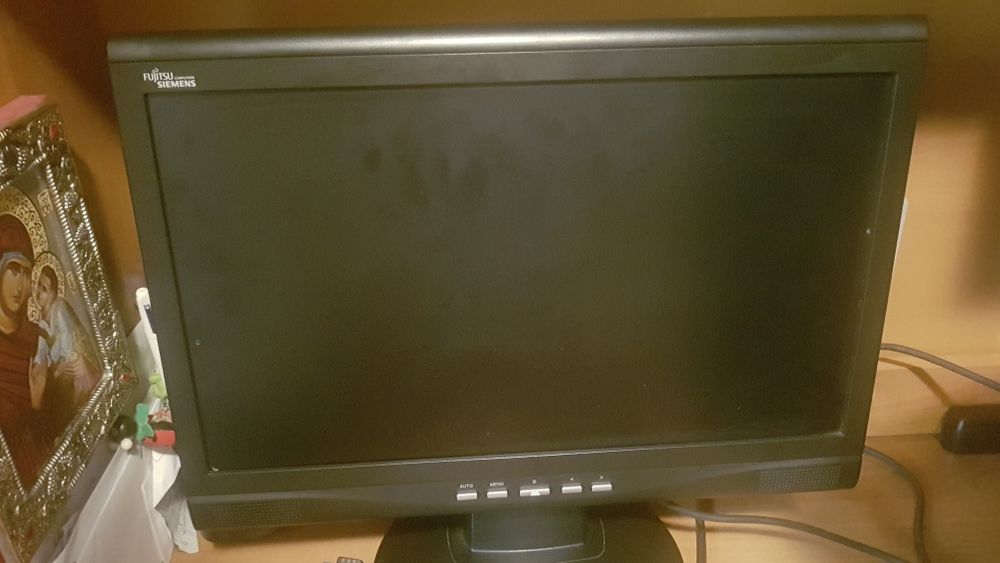 Calculator  defect, monitor ok, tst, mouse, cabluri.