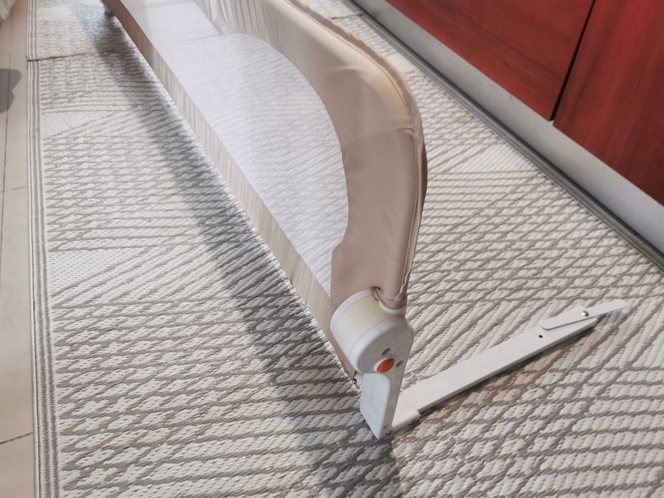 Bariera protecție pat bebelusi