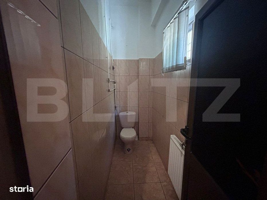 Spatiu comercial cu vad, 100 mp, cartier Craiovita Noua, zona Materna
