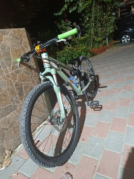 O bicicletă cube foarte bună