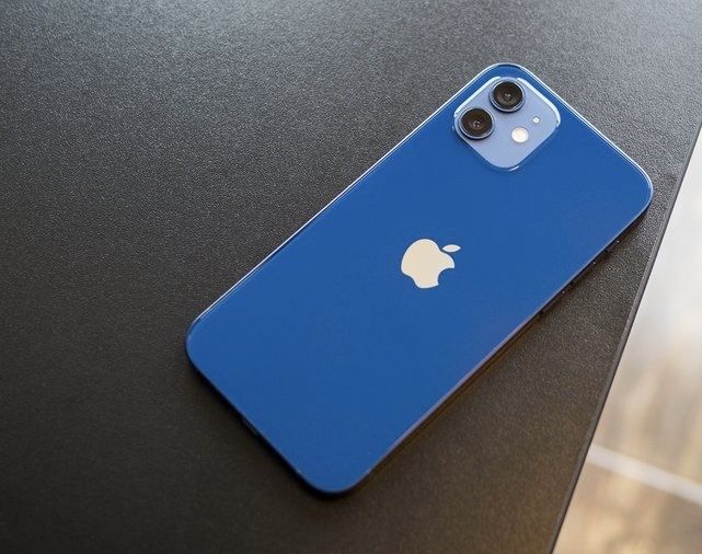 продам Iphone 12 64gb