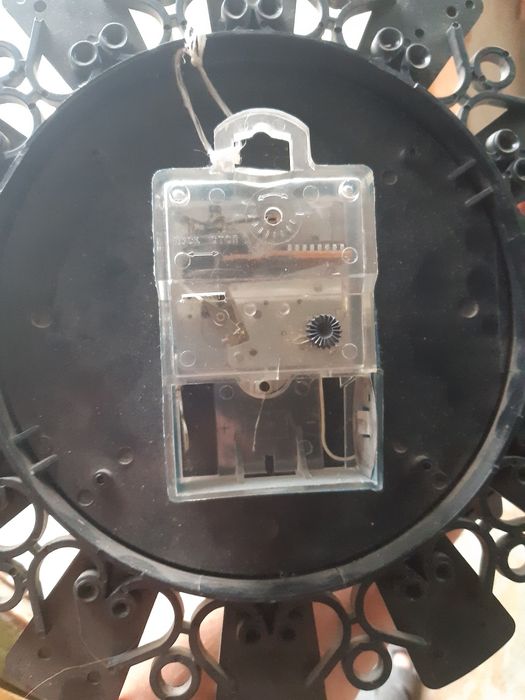 Продам часы янтарь