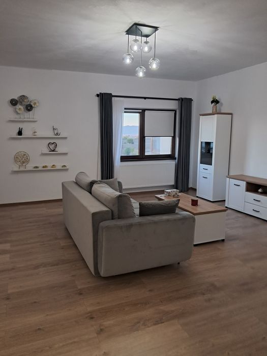 Închiriez apartament în Sebeș  drumul Sibiului!!