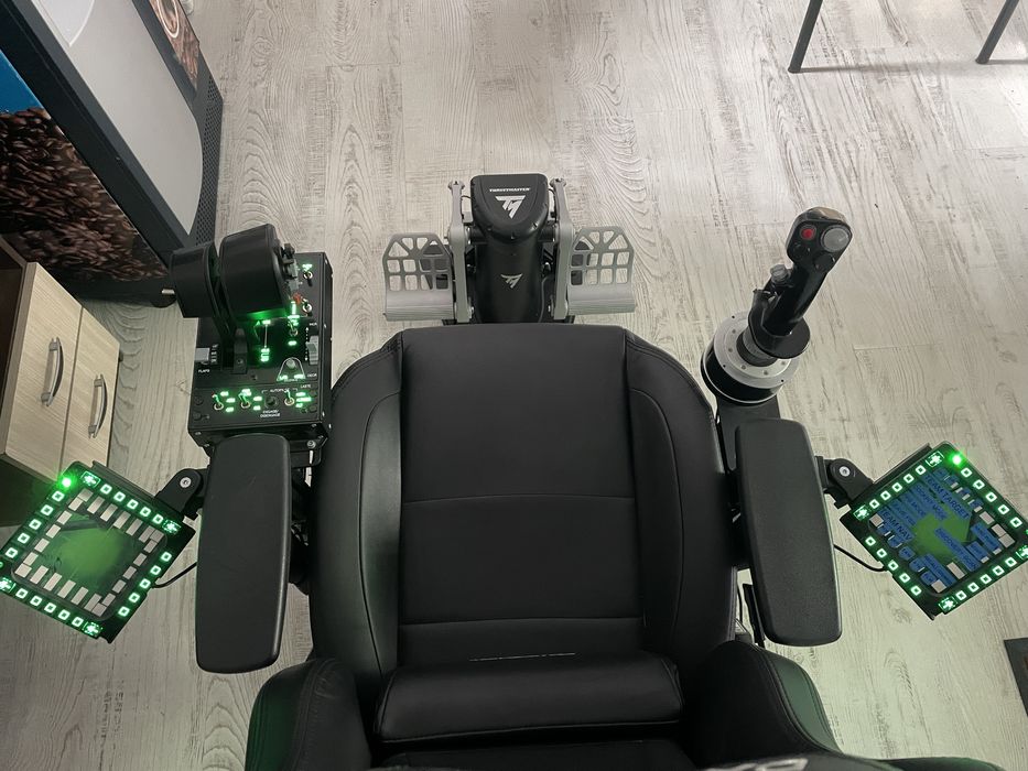 Simulator zbor Thrustmaster hotas warthog scaun dxracer suporti