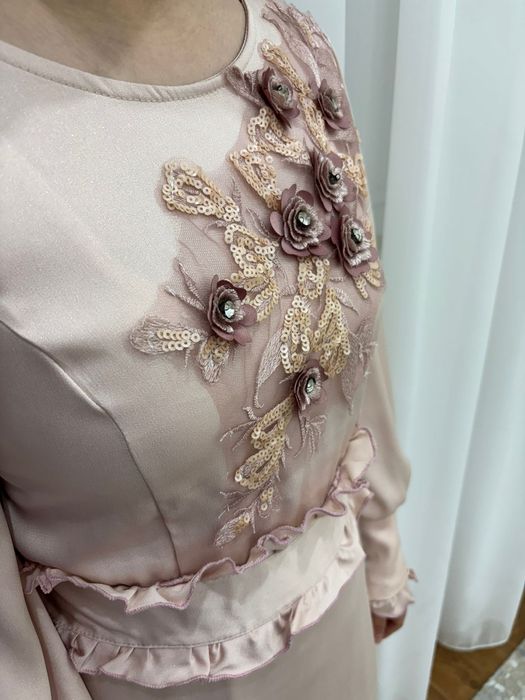 Көйлек сатылады.