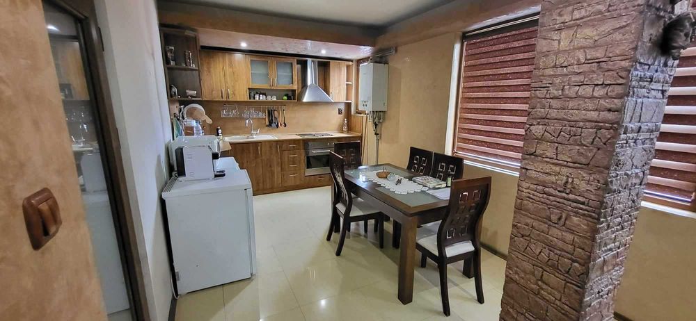 Етаж от къща, гр.Попово