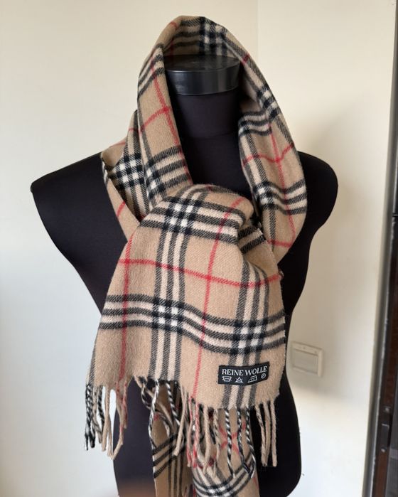 Fular Burberry print , 100% lâna,stare impecabila