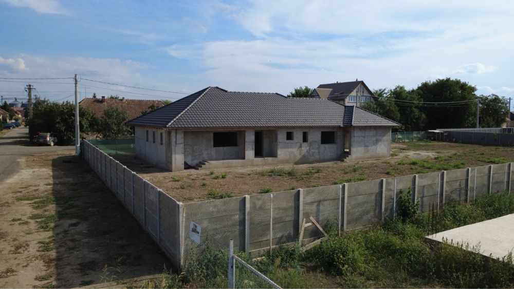Peciu Nou – Casă individuală pe parter, teren 950 mp, racordată la apă, gaz și curent