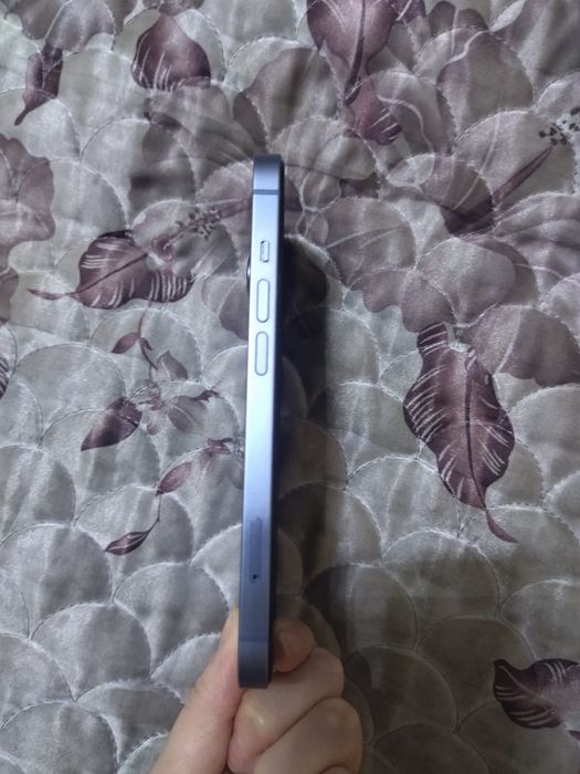 Продам Iphone 14