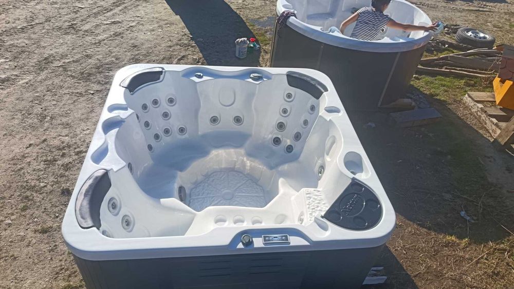 Jacuzzi exterior