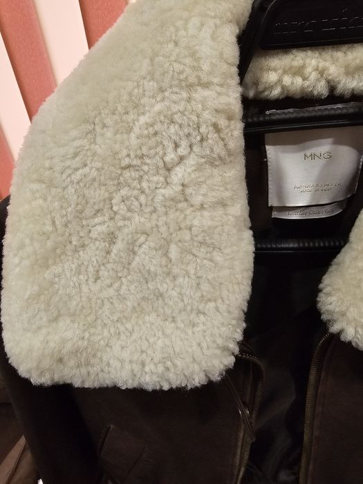 Дамско бомбър яке от естествена кожа на Mango