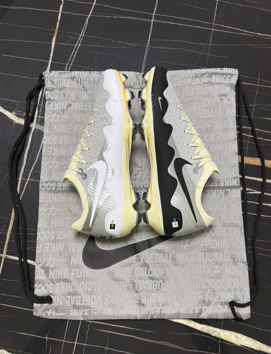 Ghete de fotbal Nike