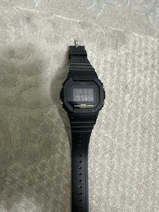 Продам часы skmei
