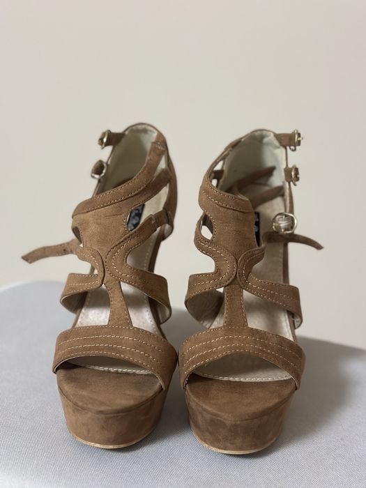 Босоножки,36 размер