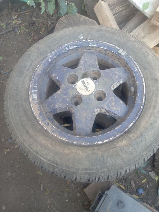 Roti 175/70/13 , ( au fost pe un Ford) cauciucuri marca Tigar ,de vara
