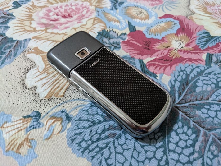 Nokia 8800 Arte Sapphire 1GB & Carbon 4GB