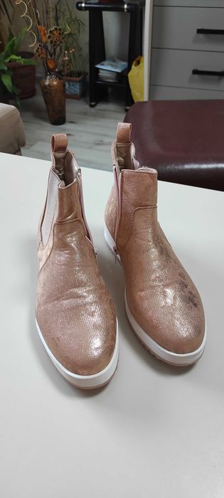 Нови спортни обувки на Superdry  и Xti