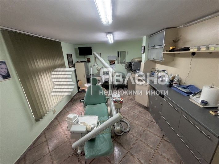 Дава се под наем Магазин в Варна, Колхозен пазар - 75 кв.м за 780 € - Снимка #1