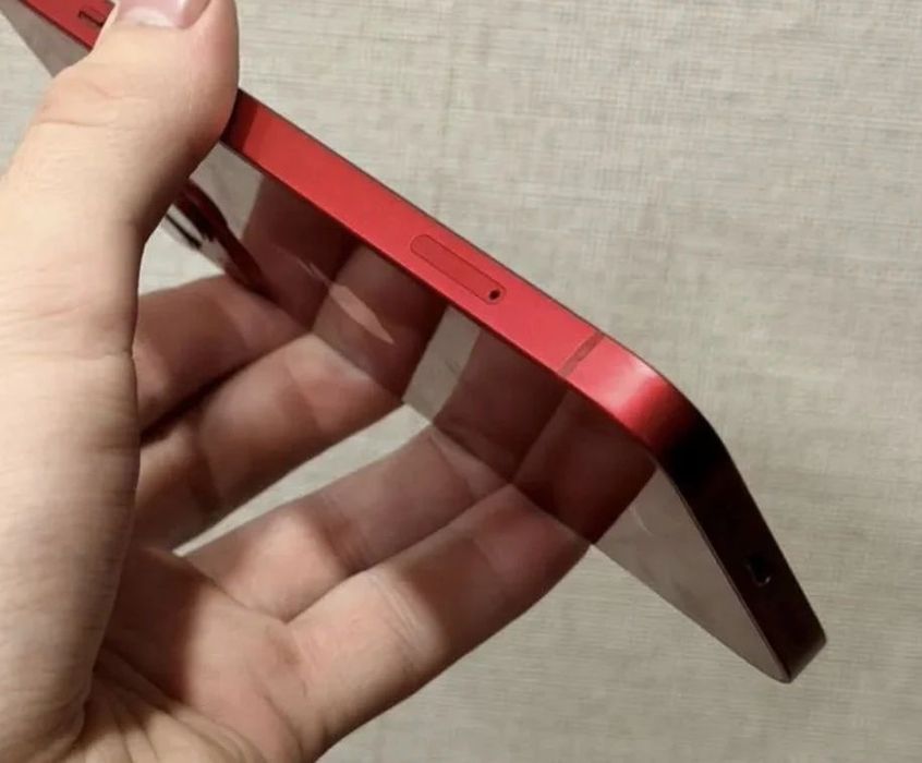 Продам телефон iPhone 13