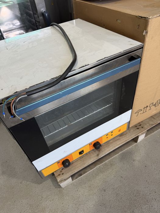 Cuptor patiserie EKA Italia - 4 tavi 425 × 345 mm - 380V - 5.6 KW - 2 buc -nou si putin folosit
