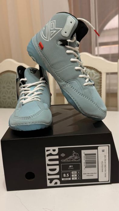 Продам борцовкитвзрослые размеры