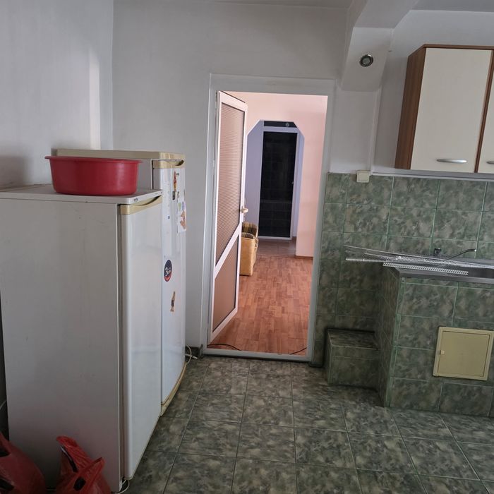Ap 3 camere  de vanzare