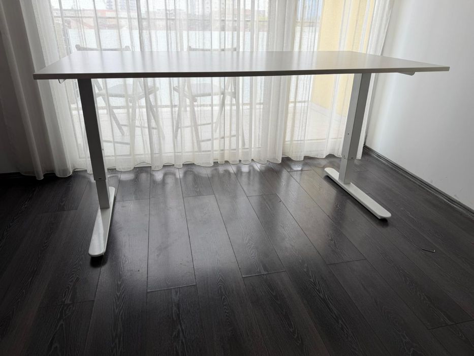 Masă extensibilă albă JYSK – stare foarte bună