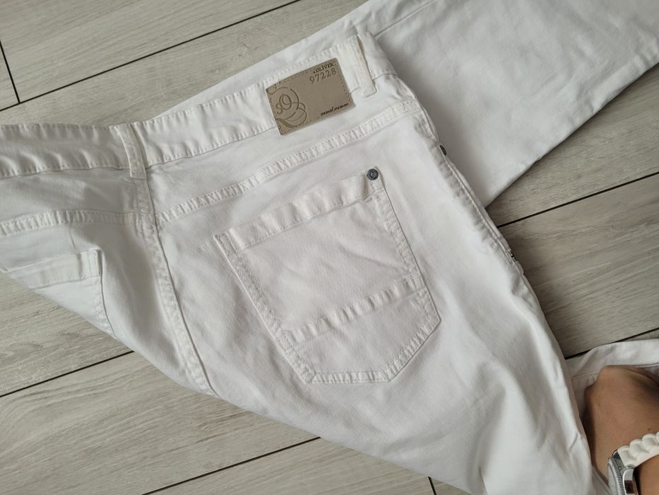 Blugi albi firma S'oliver marime L