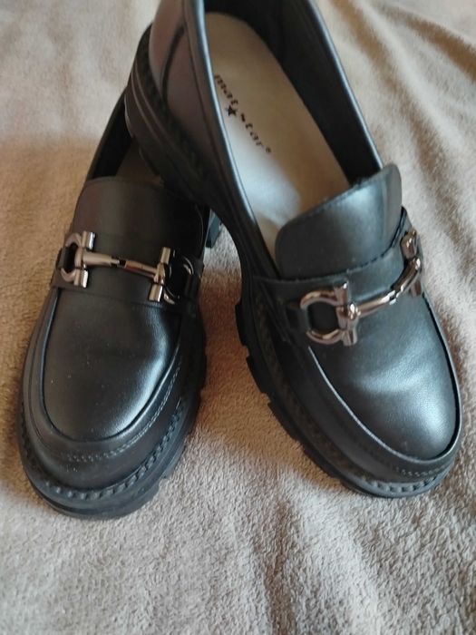 Дамски черни мокаси номер 37