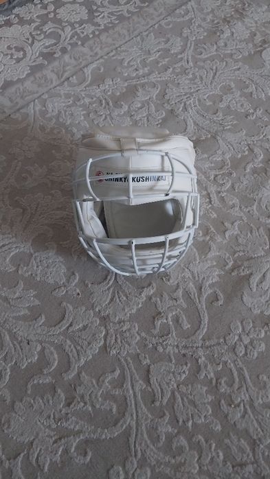 Шлем сатылады.6-7жасқа .Бағасына келісе