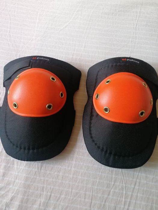 Genunchere și mănuși