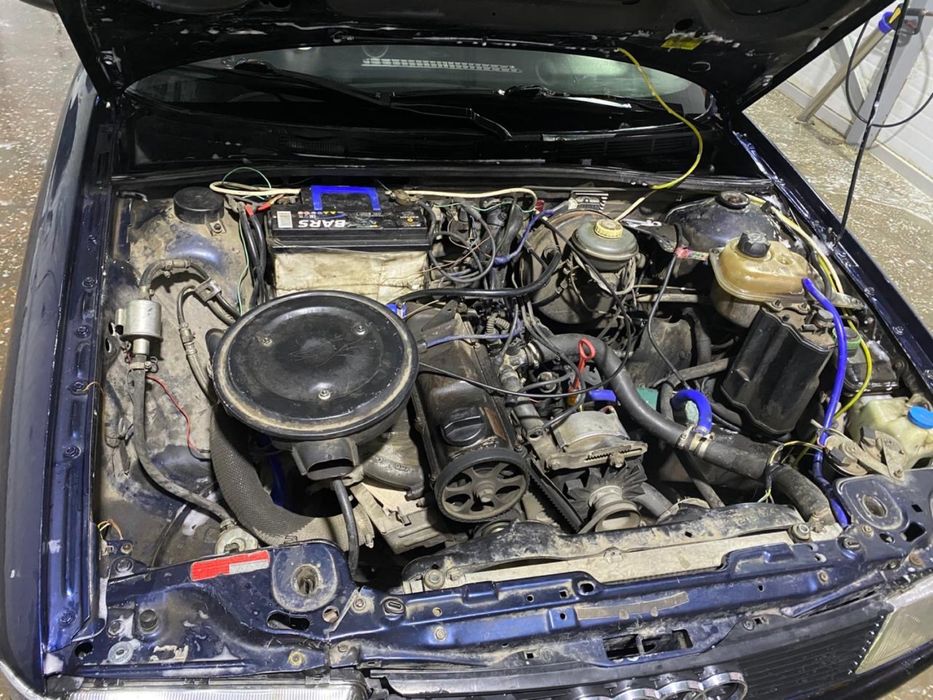 Продам ауди 80 Б3 ,1.8 карб