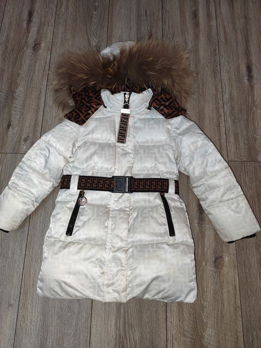 Продам детскую куртку