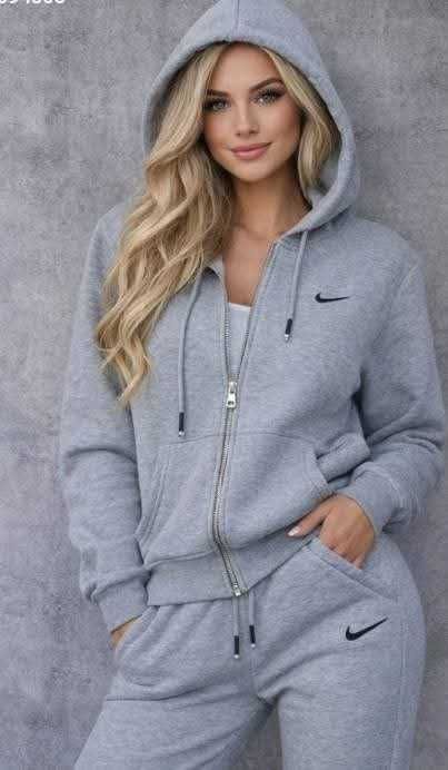 Дамски екипи 35 евро. С-М-Л