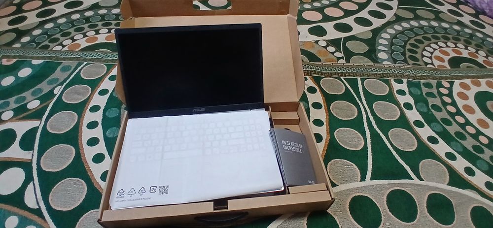 Asus 


---

Sotiladi: Asus X5