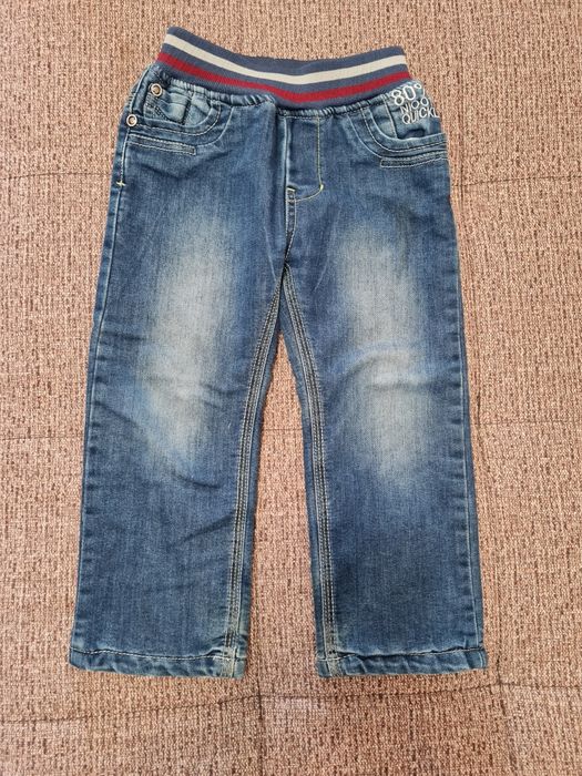 Продам джинсы. 4 модели.