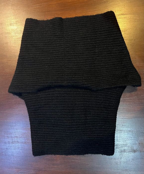 Sisley
Наметка за в/у блуза
Седи по тялото