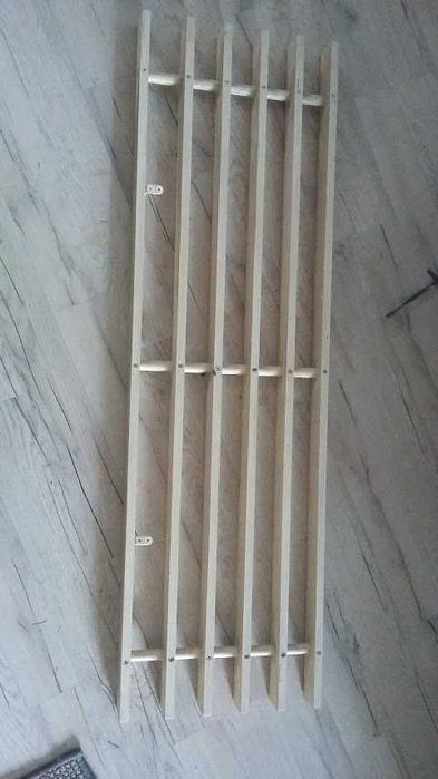 suport perete pentru 80 machete
