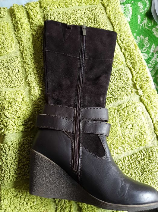 Продавам ботуши естествена кожа