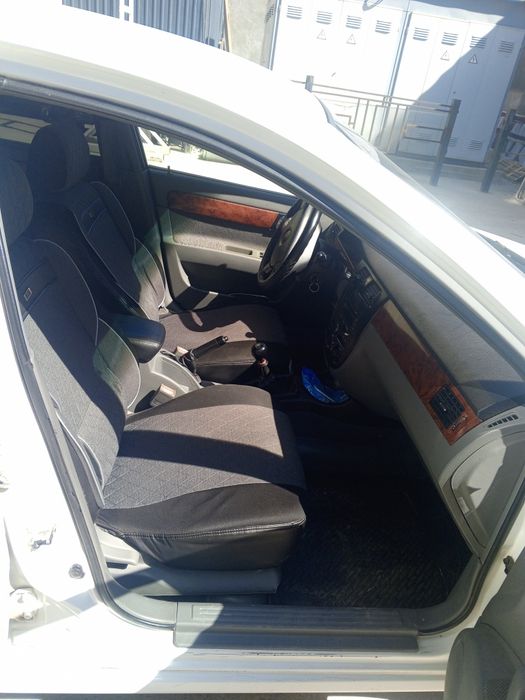 Ласетти 1.8 холати идиал зур яхши иккита жойида Петер бор газ.бензин .