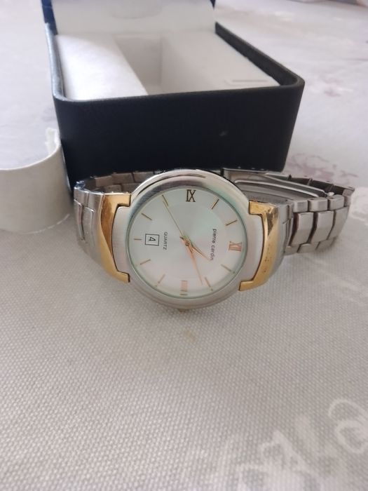 Часовник Esprit 110лв. и Pierre Cardin 80лв.