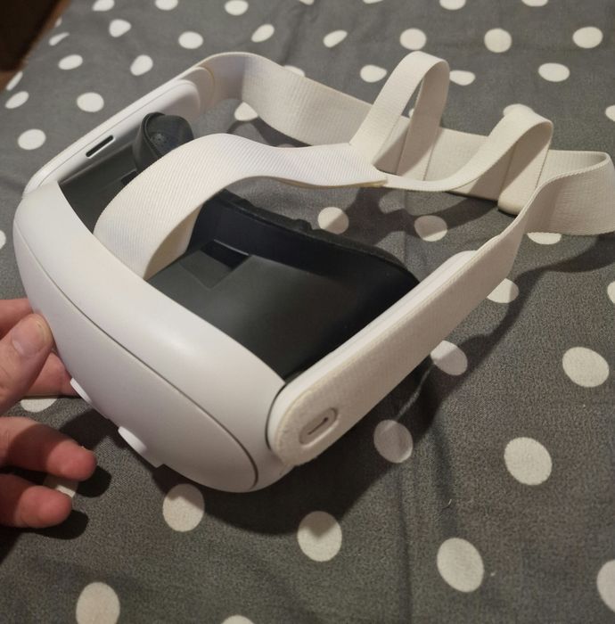 Vând ochelari vr meta quest 3 512gb