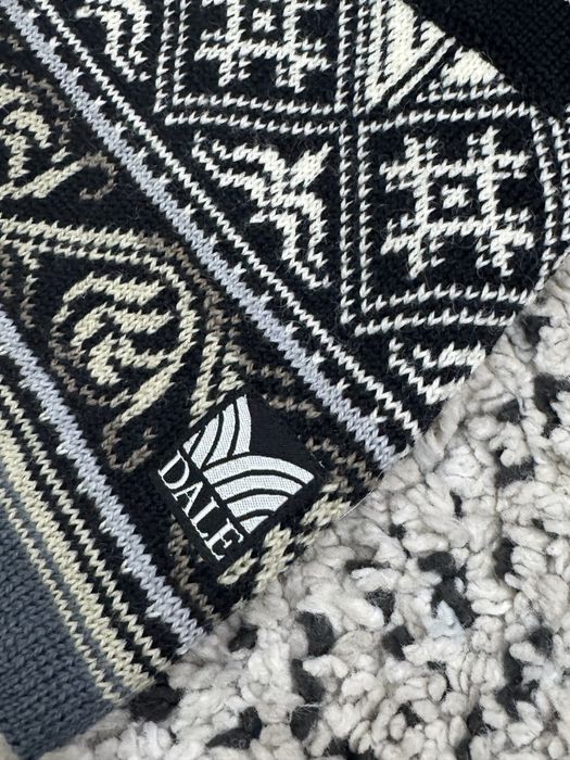 Дамска жилетка DALE OF NORWAY 100% вълна. Размер L