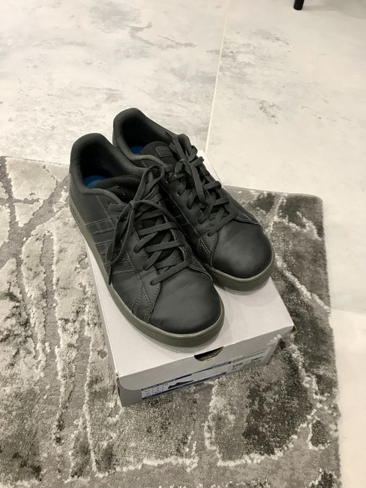 Adidasi Adidas marimea 38.